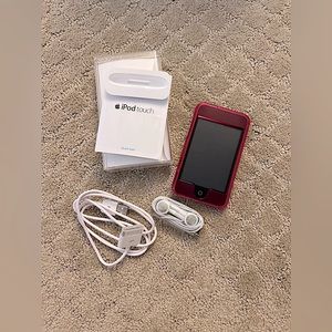 Apple iPod Touch | 2nd Generation | 8 gb | Color: Silver | EUC